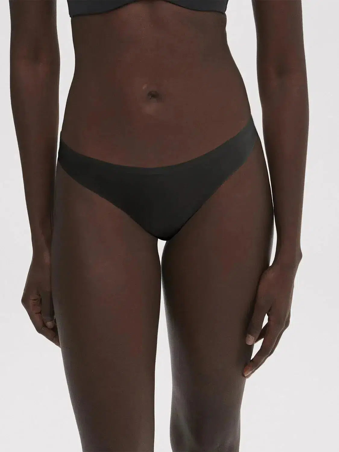 Black Essential Tanga